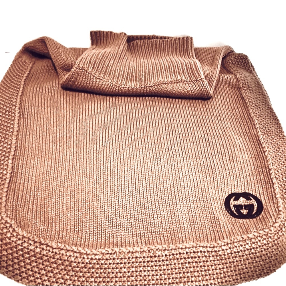 GUCCI KNIT CAMEL WITH TURTLENECK PONCHO. - Picture 3 of 10